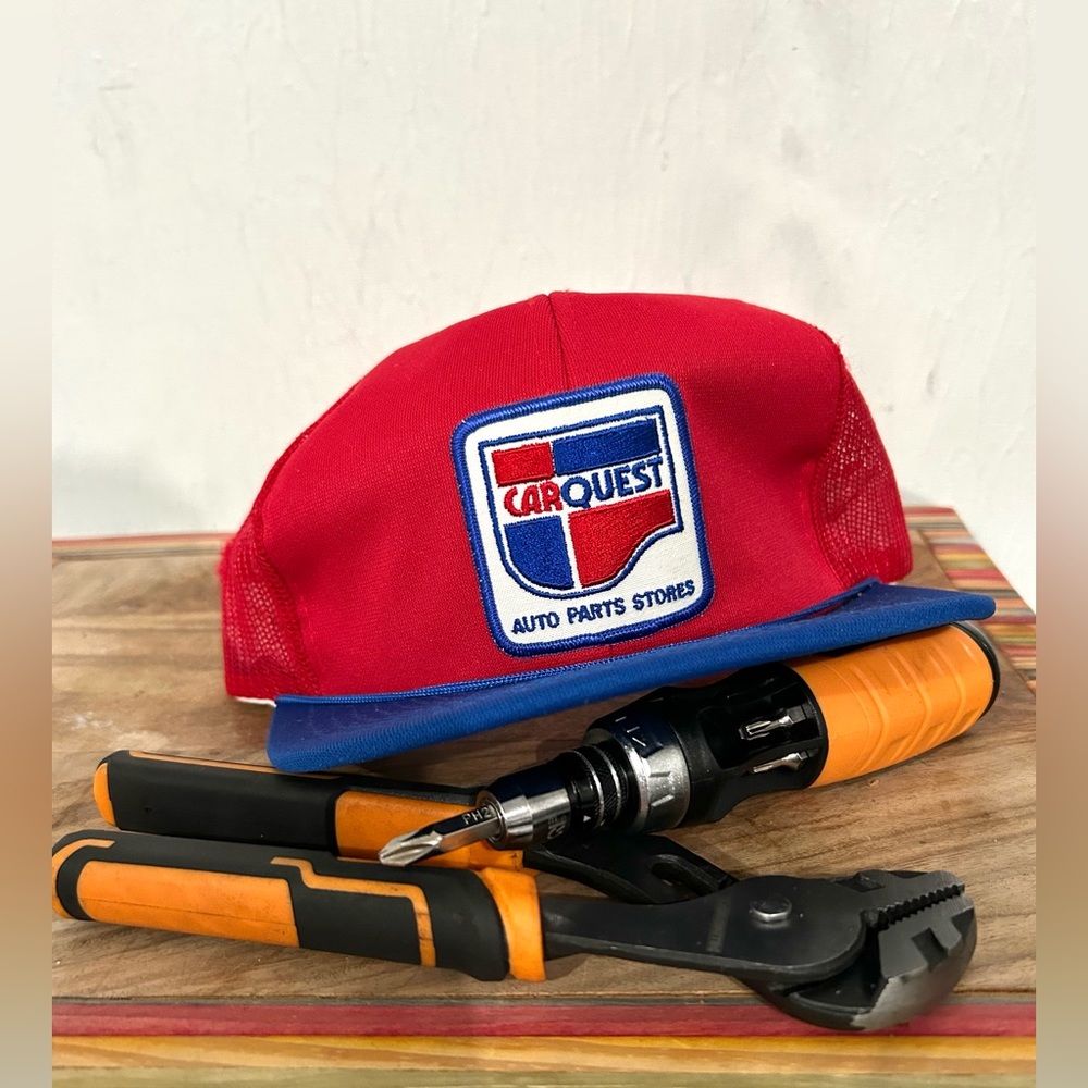Vintage 80's Car Quest Auto Parts Store Sports Specialties Snapback Trucker Hat